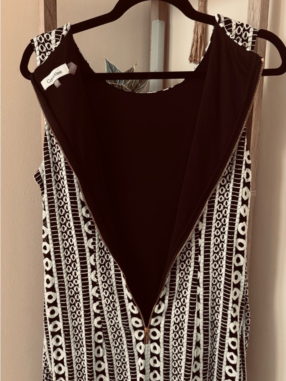 Calvin Klein Black & White Lace-Effect Midi Sheath Dress - Picture 8 of 10